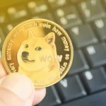 Dogecoin (DOGE) готовится к новым высотам: прогнозы и факторы роста на 2024 год